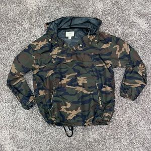 Forever 21 Camo Windbreaker. Womens, small